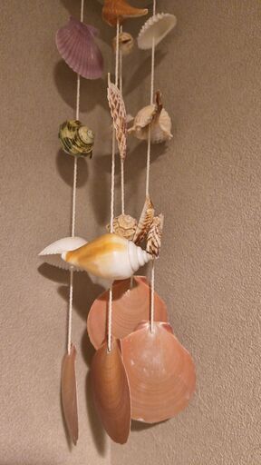 ハンドメイド 貝殻ウィンドチャイム(壁掛けモビール) 天然シェル