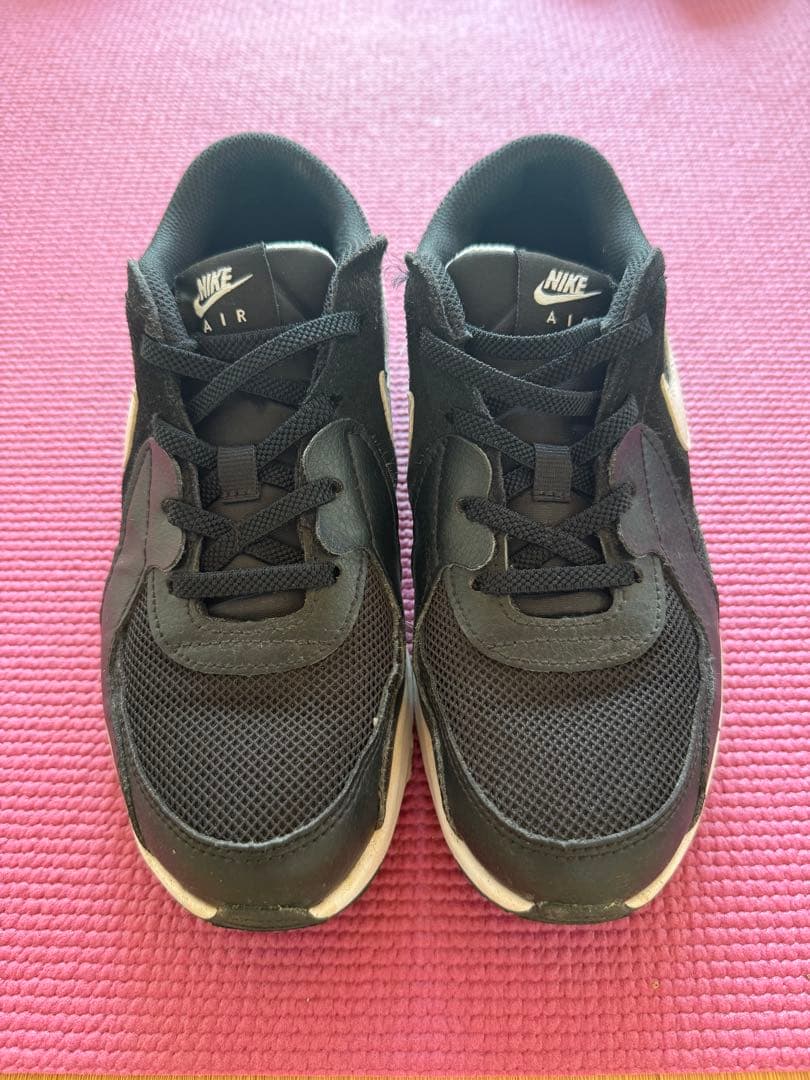 お値下げ中　美品　NIKE AIR MAX キッズスニーカー ブラックの写真2枚目