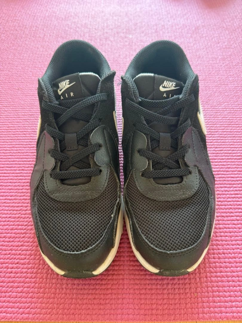 お値下げ中 美品 NIKE AIR MAX キッズスニーカー ブラックの写真2枚目