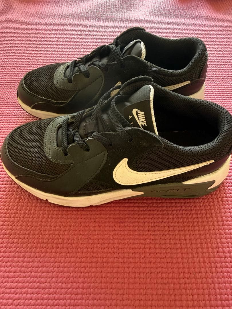 お値下げ中　美品　NIKE AIR MAX キッズスニーカー ブラックの写真6枚目