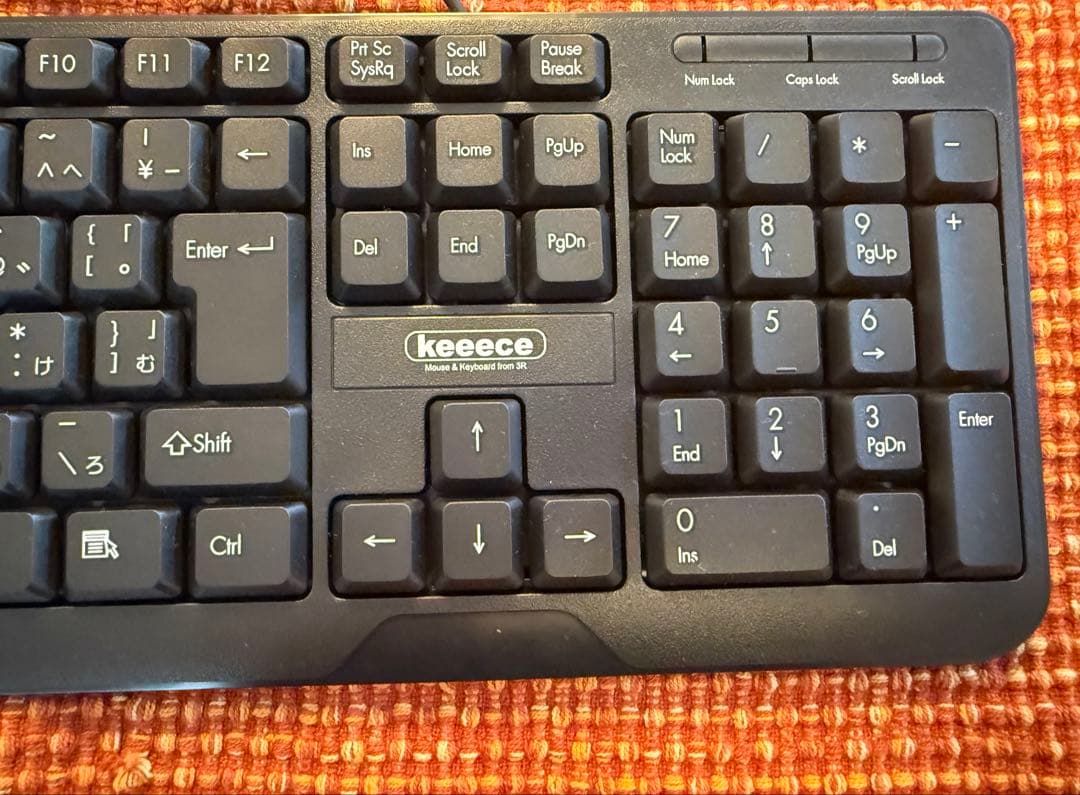 keeece 有線キーボード USB接続 本体の写真3枚目