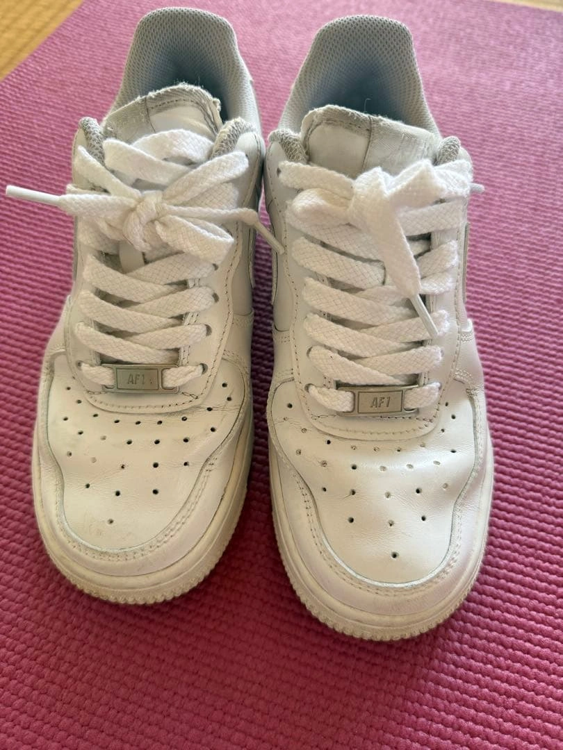 NIKE AIR FORCE 1 ホワイト スニーカー