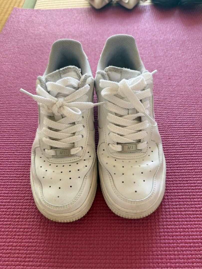 NIKE AIR FORCE 1 ホワイト スニーカーの写真3枚目