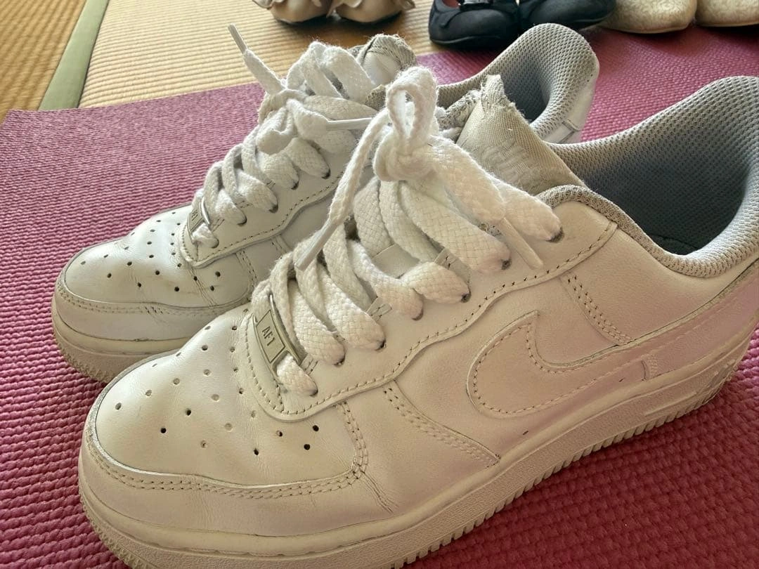 NIKE AIR FORCE 1 ホワイト スニーカーの写真6枚目