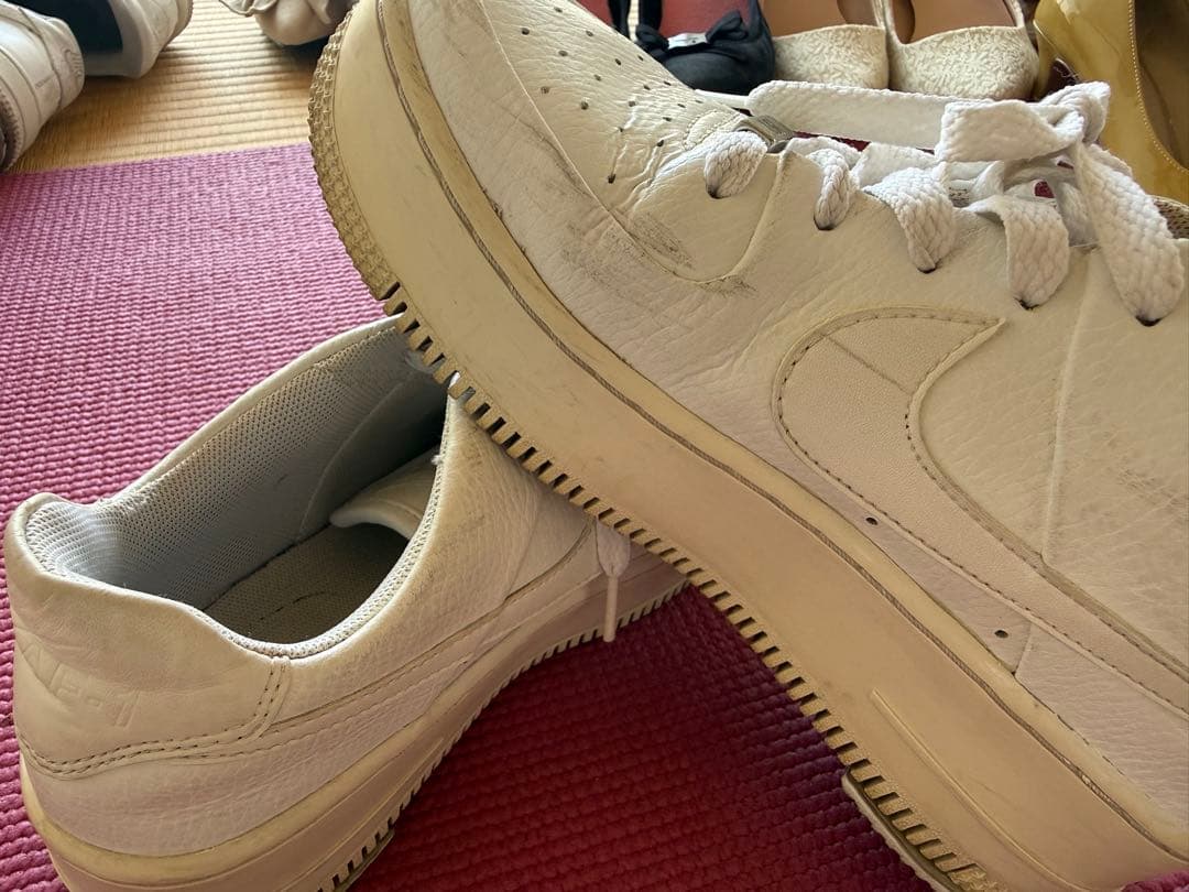 NIKE AIR FORCE 1 ホワイト スニーカーの写真4枚目