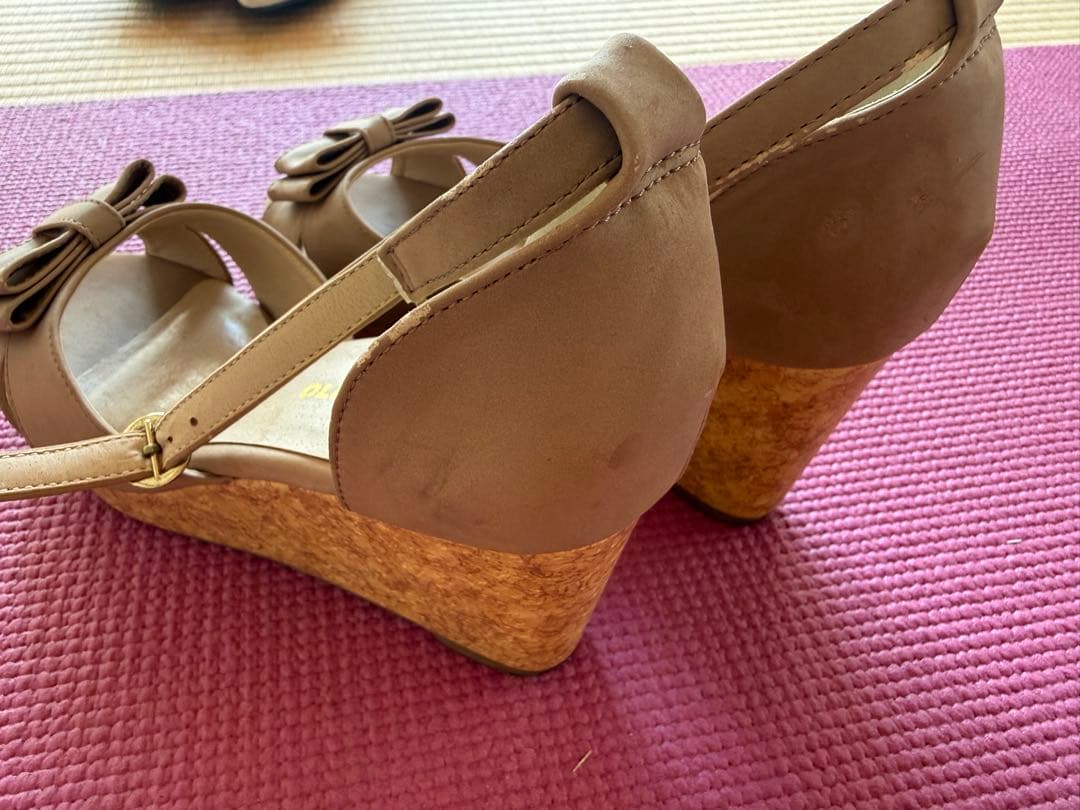 お値下げ中　　OLIVE des OLIVE サンダル ベージュ リボンの写真3枚目