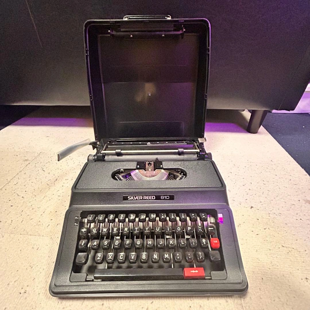 SILVER REED B10 タイプライター ポータブルの写真3枚目