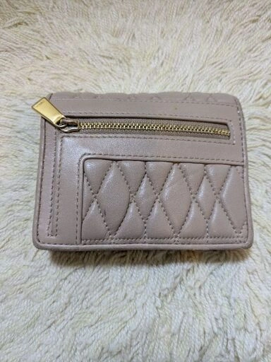 【FURLA】フルラ キルティングレザー 二つ折り財布 / マトラッセ コンパクトウォレットの写真2枚目