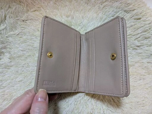 【FURLA】フルラ キルティングレザー 二つ折り財布 / マトラッセ コンパクトウォレットの写真3枚目