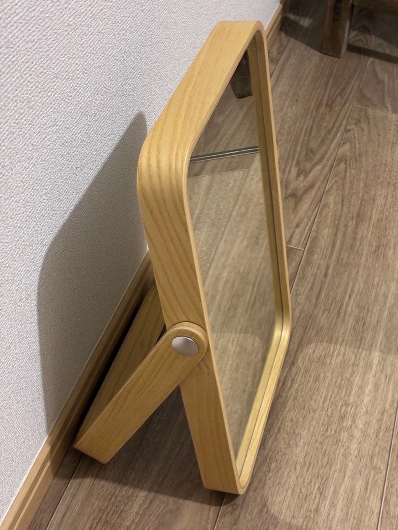 IKEA IKORNNES 卓上ミラー 木製 イケア イコルネスの写真2枚目