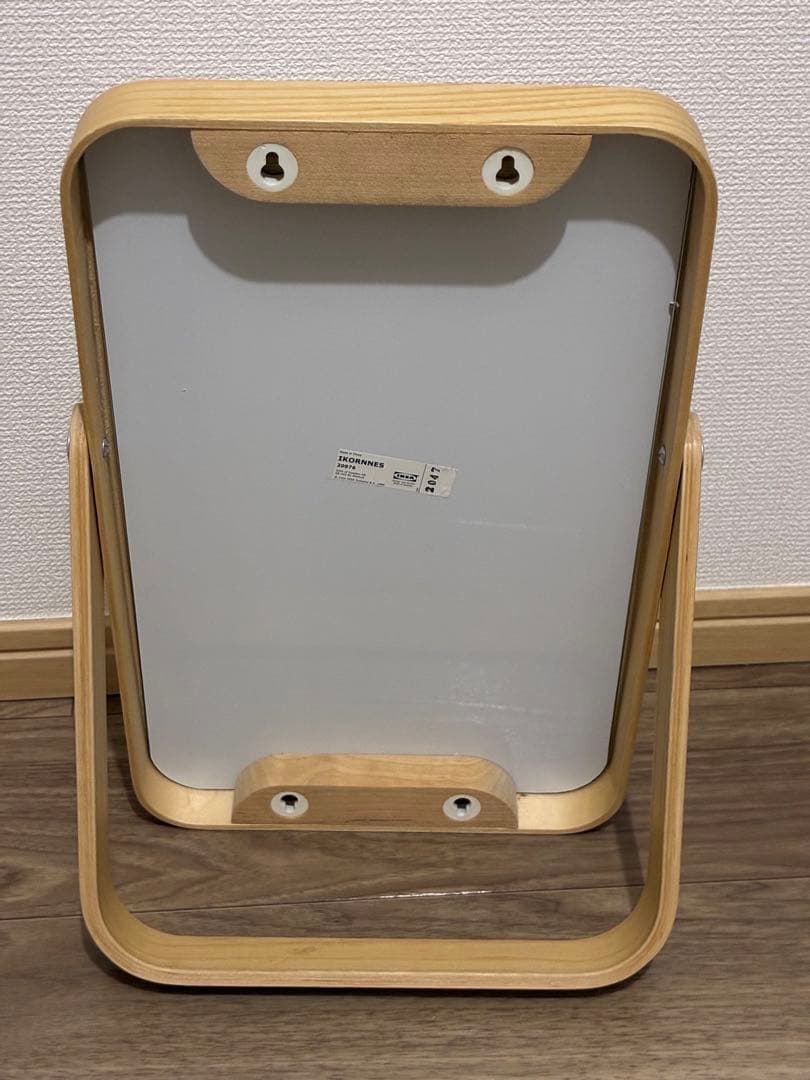 IKEA IKORNNES 卓上ミラー 木製 イケア イコルネスの写真3枚目