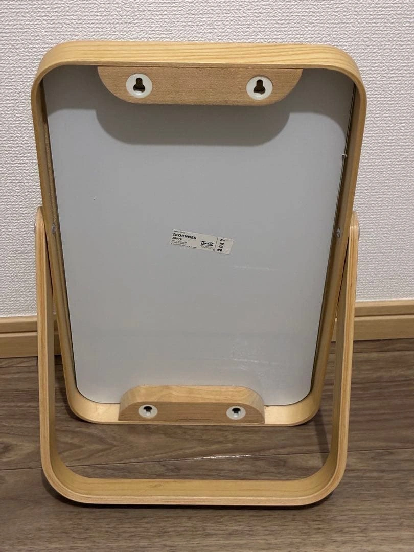 IKEA IKORNNES 卓上ミラー 木製 イケア イコルネスの写真3枚目