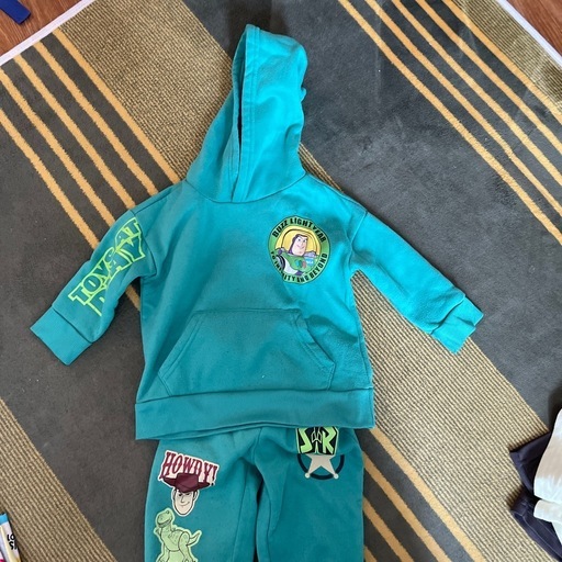 セットアップ3点　Tシャツ1点　サイズ90-100の写真2枚目