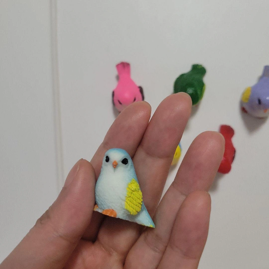 カラフルな小鳥のミニチュア置物 6体セットの写真3枚目