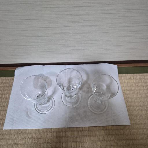 ガラス製ワイングラス 3点セットの写真2枚目