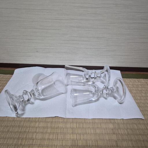 ガラス製ワイングラス 3点セットの写真3枚目
