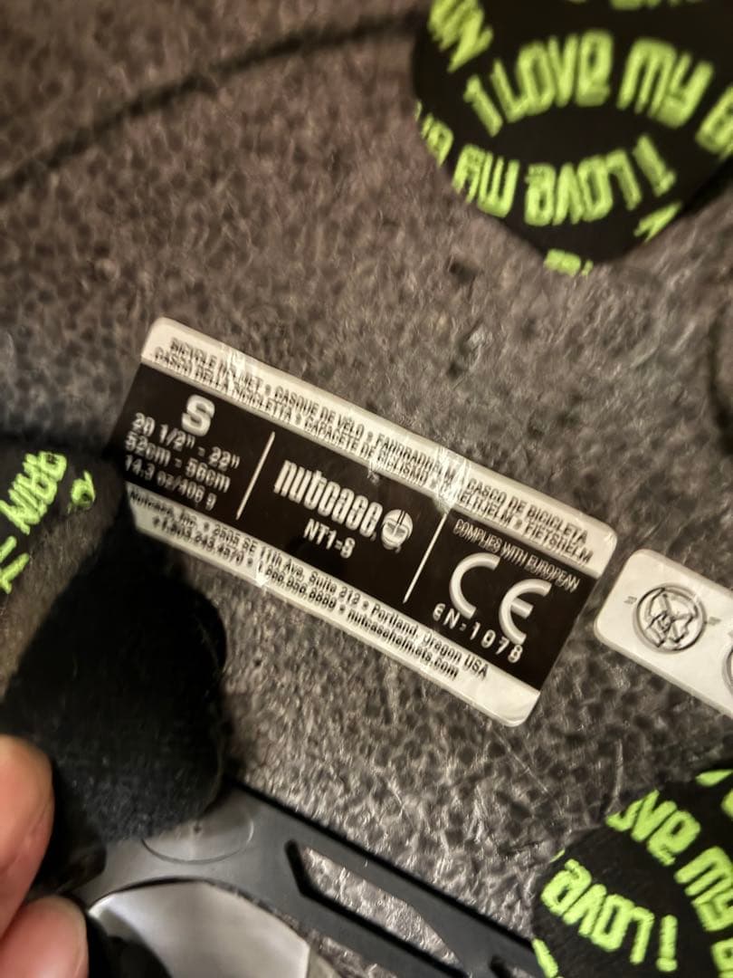 Nutcase Little Nutty 子ども用ヘルメットバラ柄52-56cmの写真6枚目