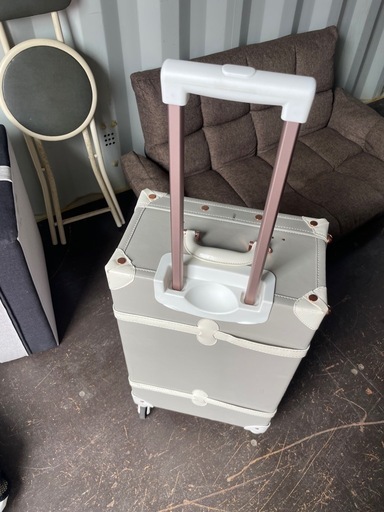 Uniwalker（ユニウォーカー）　トランク風スーツケースの写真2枚目