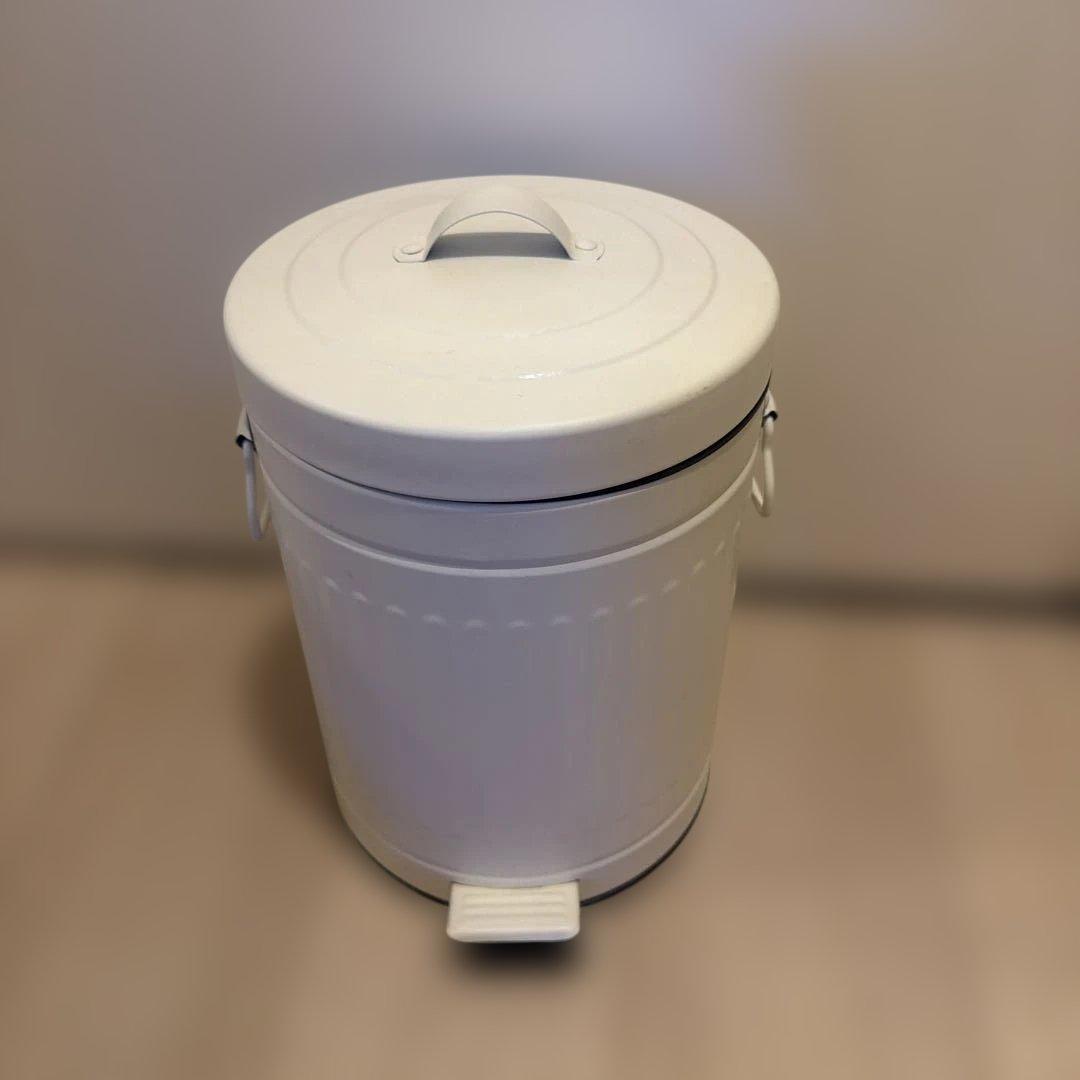 ニトリ　ペダル式ゴミ箱 ホワイト　ほぼ未使用
