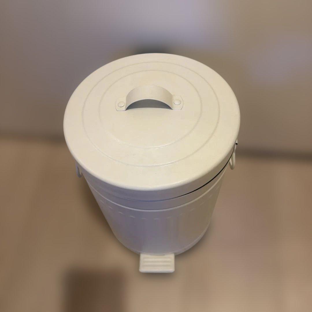 ニトリ　ペダル式ゴミ箱 ホワイト　ほぼ未使用の写真2枚目