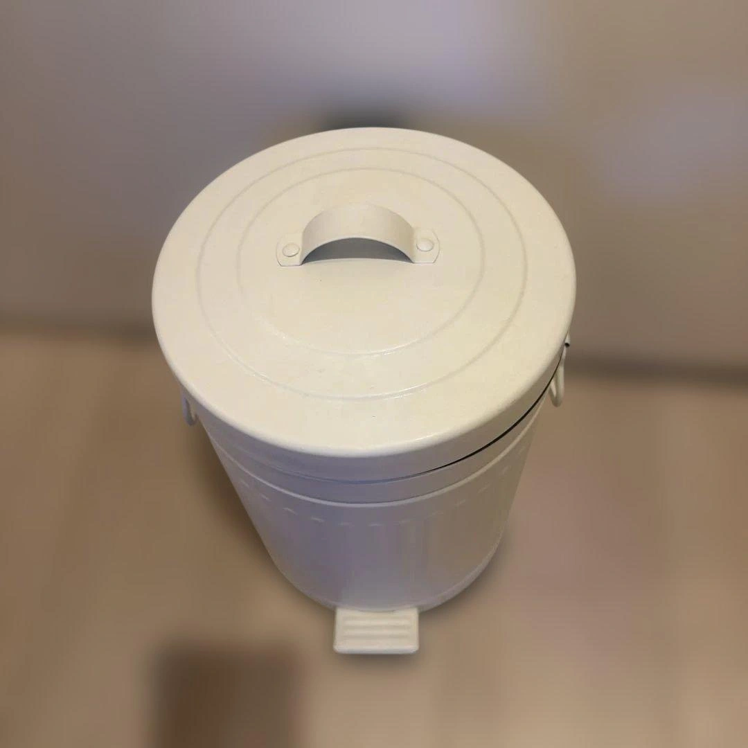 ニトリ ペダル式ゴミ箱 ホワイト ほぼ未使用の写真2枚目