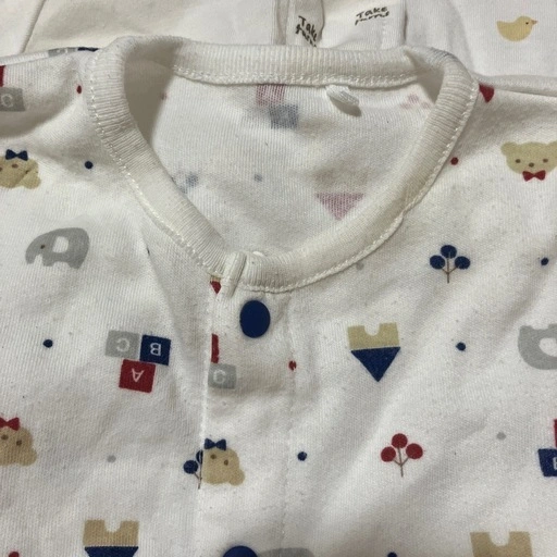 ベビー服(ファミリアあり)の写真2枚目