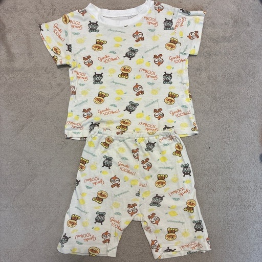アンパンマン　パジャマ　90cm