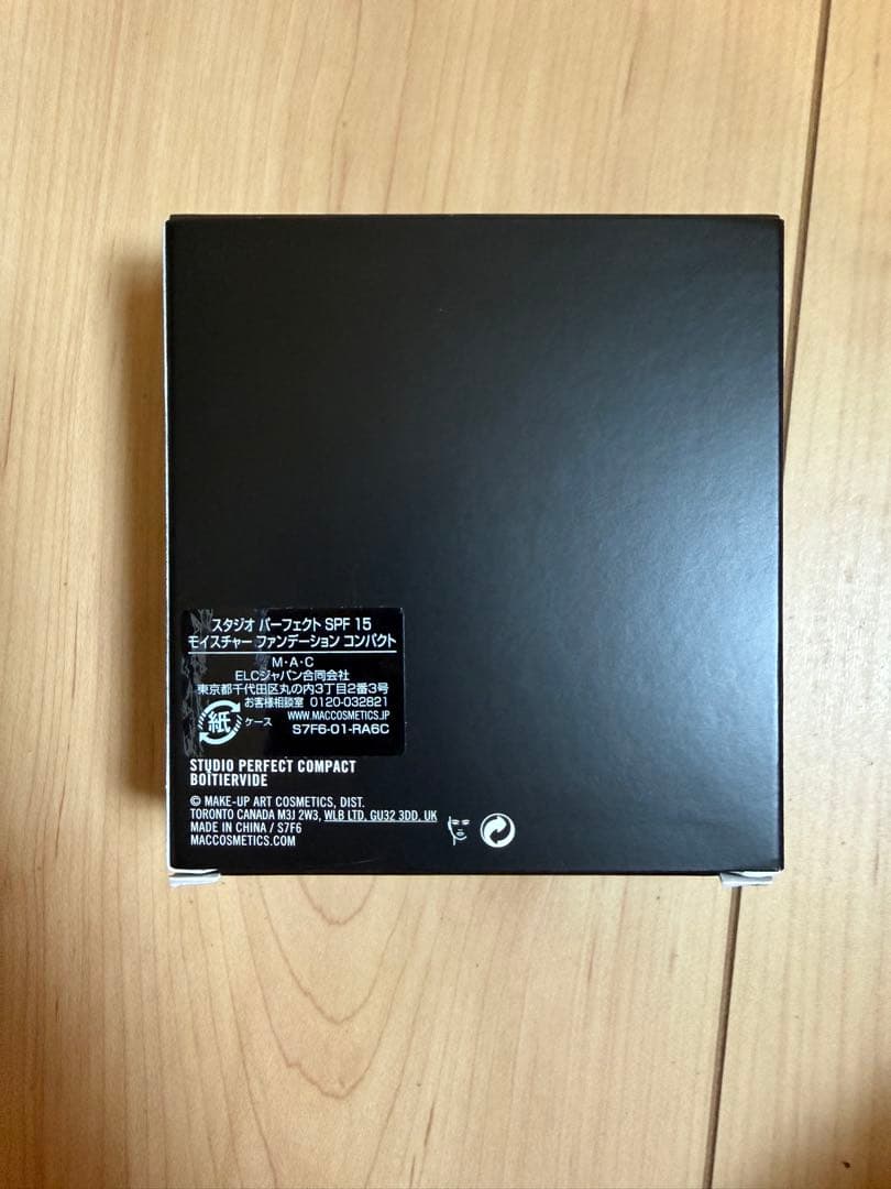 【新品未使用】MAC スタジオ パーフェクト コンパクト ケースの写真2枚目