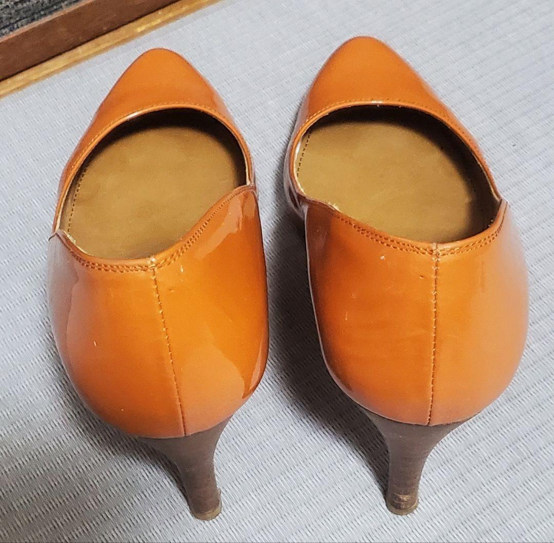 CHEMBUR エナメル パンプス オレンジの写真2枚目