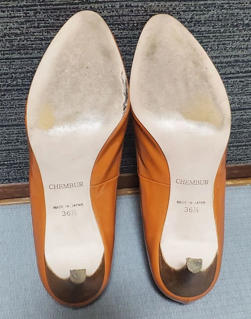 CHEMBUR エナメル パンプス オレンジの写真5枚目
