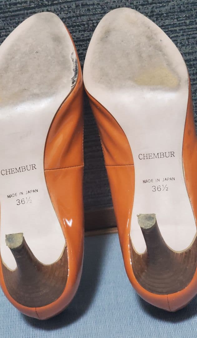 CHEMBUR エナメル パンプス オレンジの写真6枚目