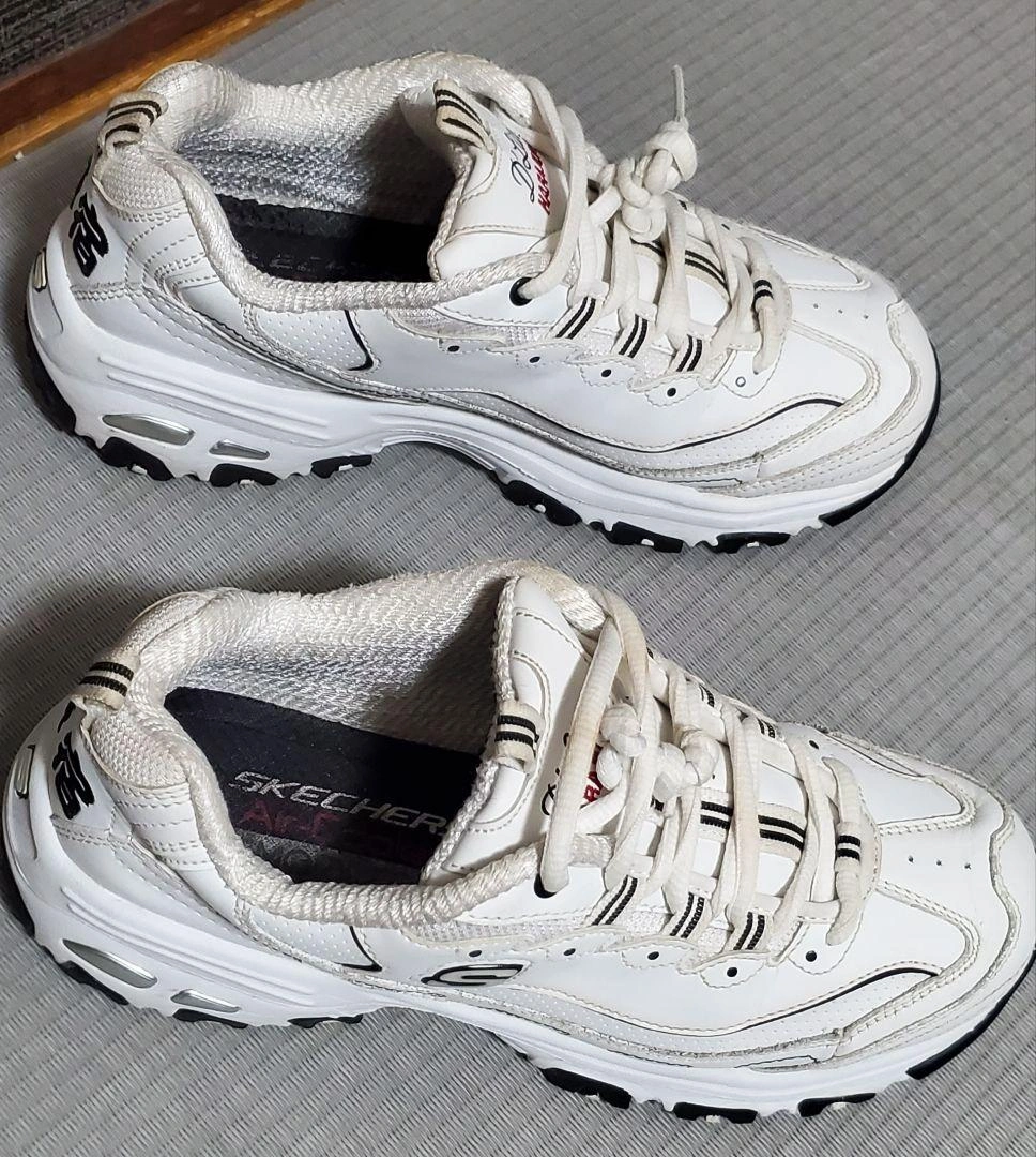 SKECHERS D'Lites 原宿 スニーカーの写真2枚目