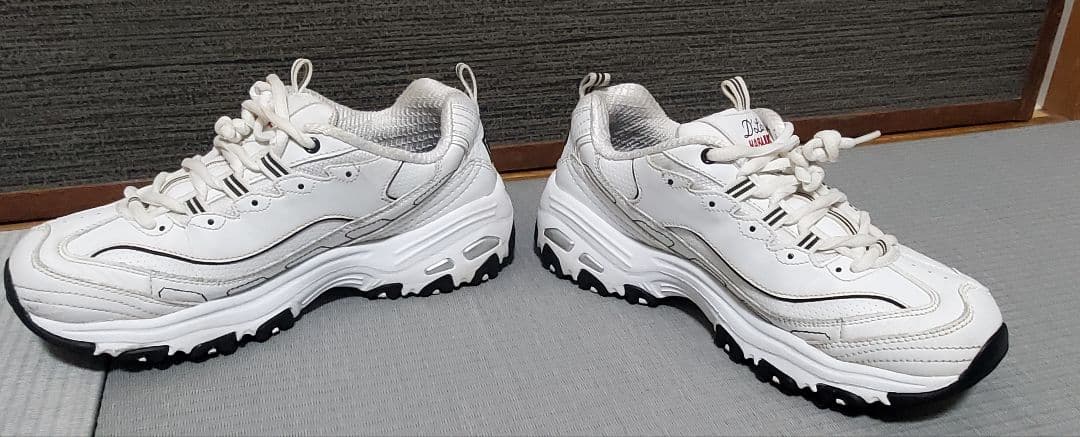 SKECHERS D'Lites 原宿 スニーカーの写真5枚目