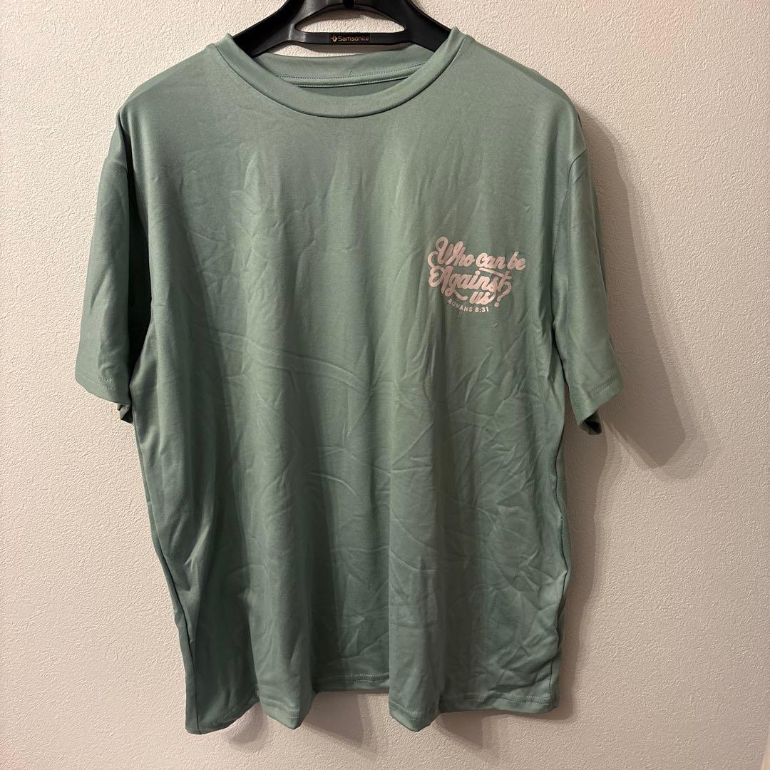 グラフィックTシャツ セージグリーン Romans 8:31