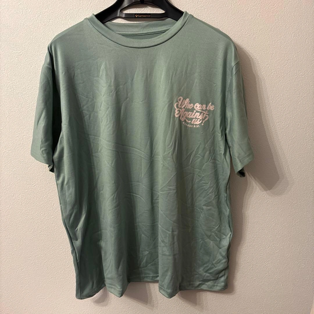 グラフィックTシャツ セージグリーン Romans 8:31