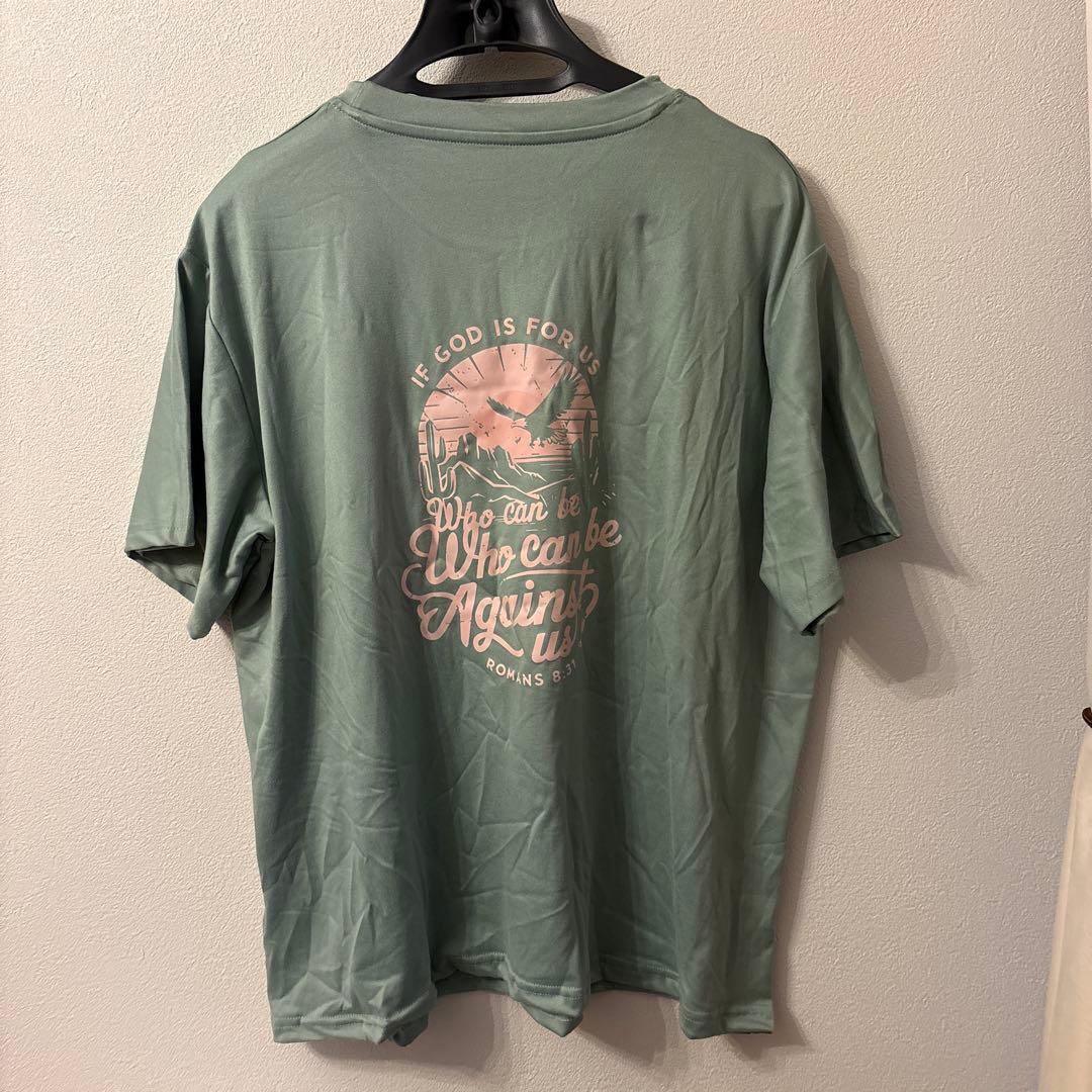 グラフィックTシャツ セージグリーン Romans 8:31の写真2枚目