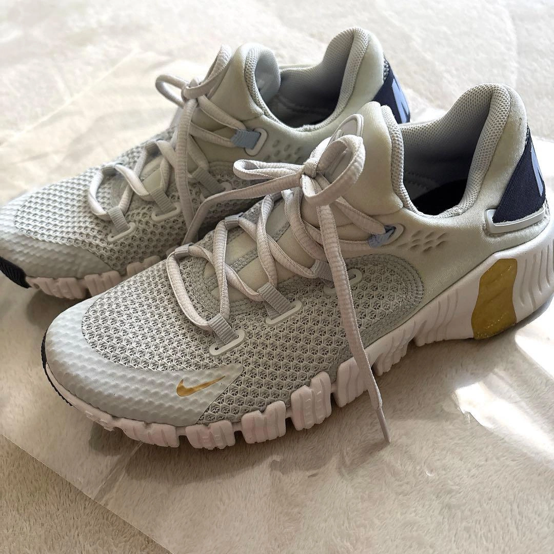 NIKE フリー メトコン 4 トレーニングシューズ 23cm グレー