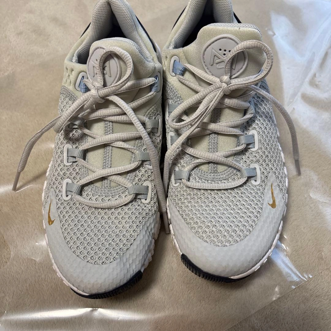 NIKE フリー メトコン 4 トレーニングシューズ 23cm グレーの写真5枚目