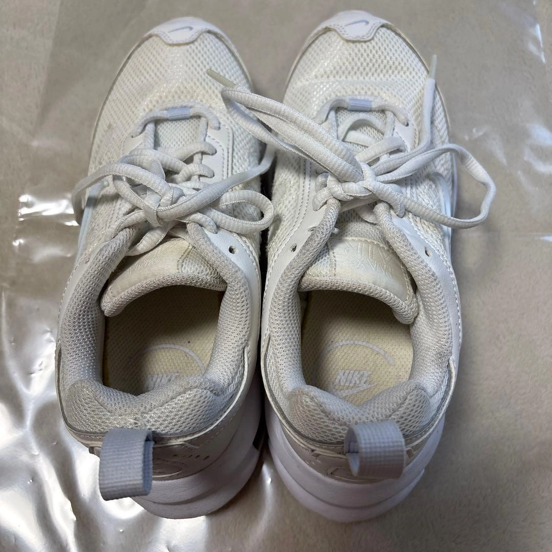 【美品】NIKE エアマックス AP サミットホワイト 23.5cmの写真2枚目
