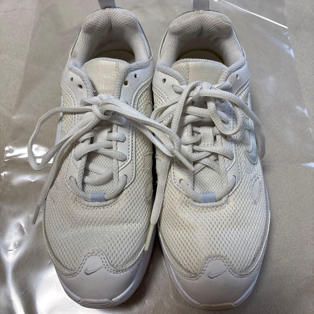 【美品】NIKE エアマックス AP サミットホワイト 23.5cmの写真3枚目