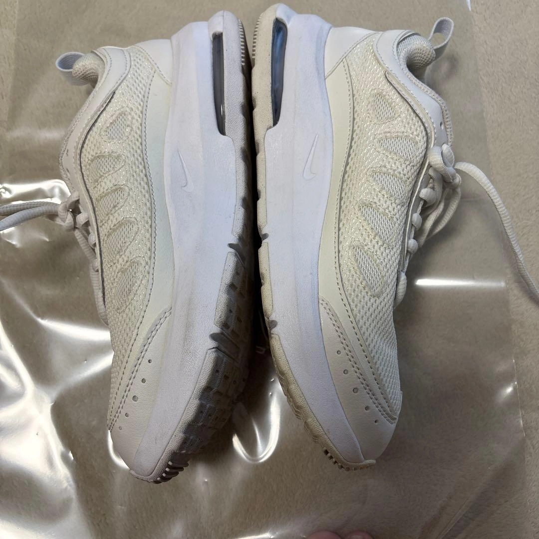 【美品】NIKE エアマックス AP サミットホワイト 23.5cmの写真4枚目