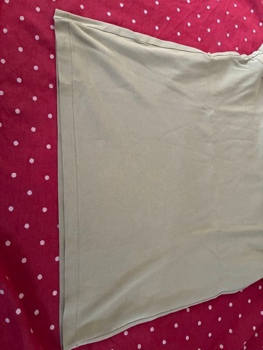 新品未使用 UNIQLO U クルーネックTシャツ ベージュ Mの写真4枚目
