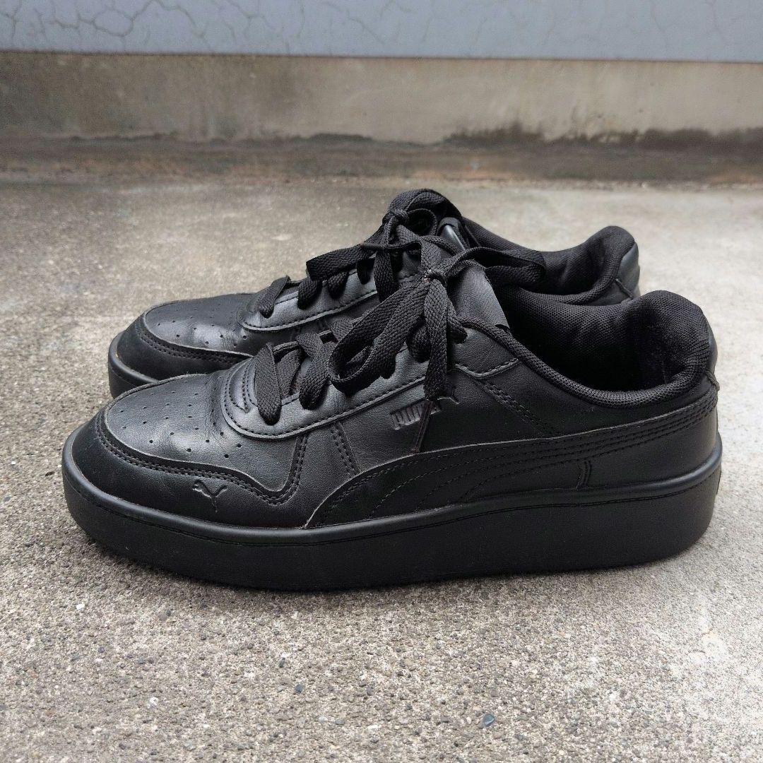 PUMA スニーカー ブラック　24cmの写真2枚目