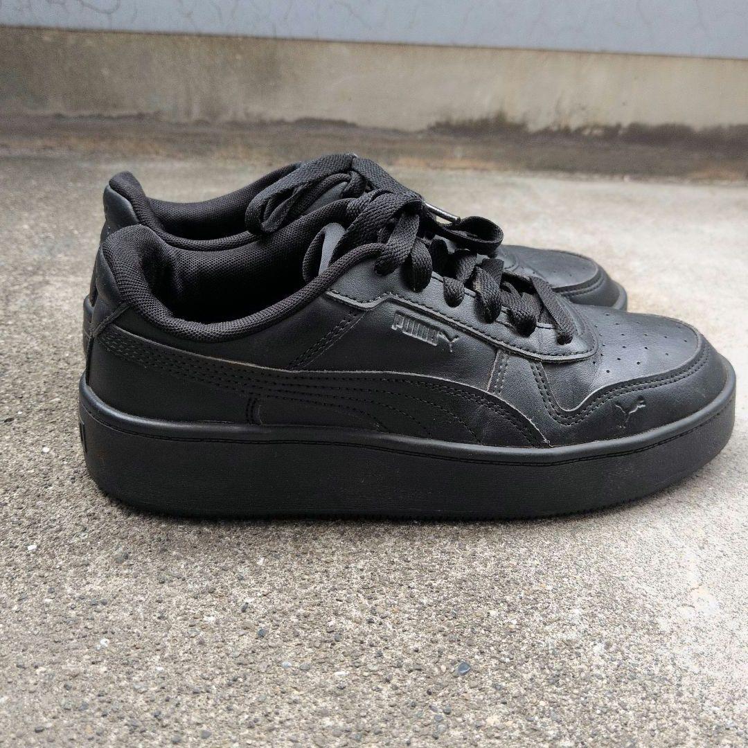 PUMA スニーカー ブラック　24cmの写真4枚目