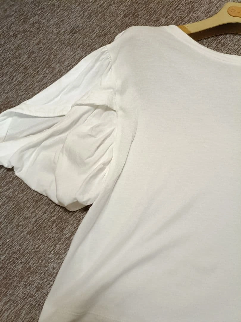 シンプリシティ パフスリーブ Tシャツ ホワイト カットソーの写真3枚目