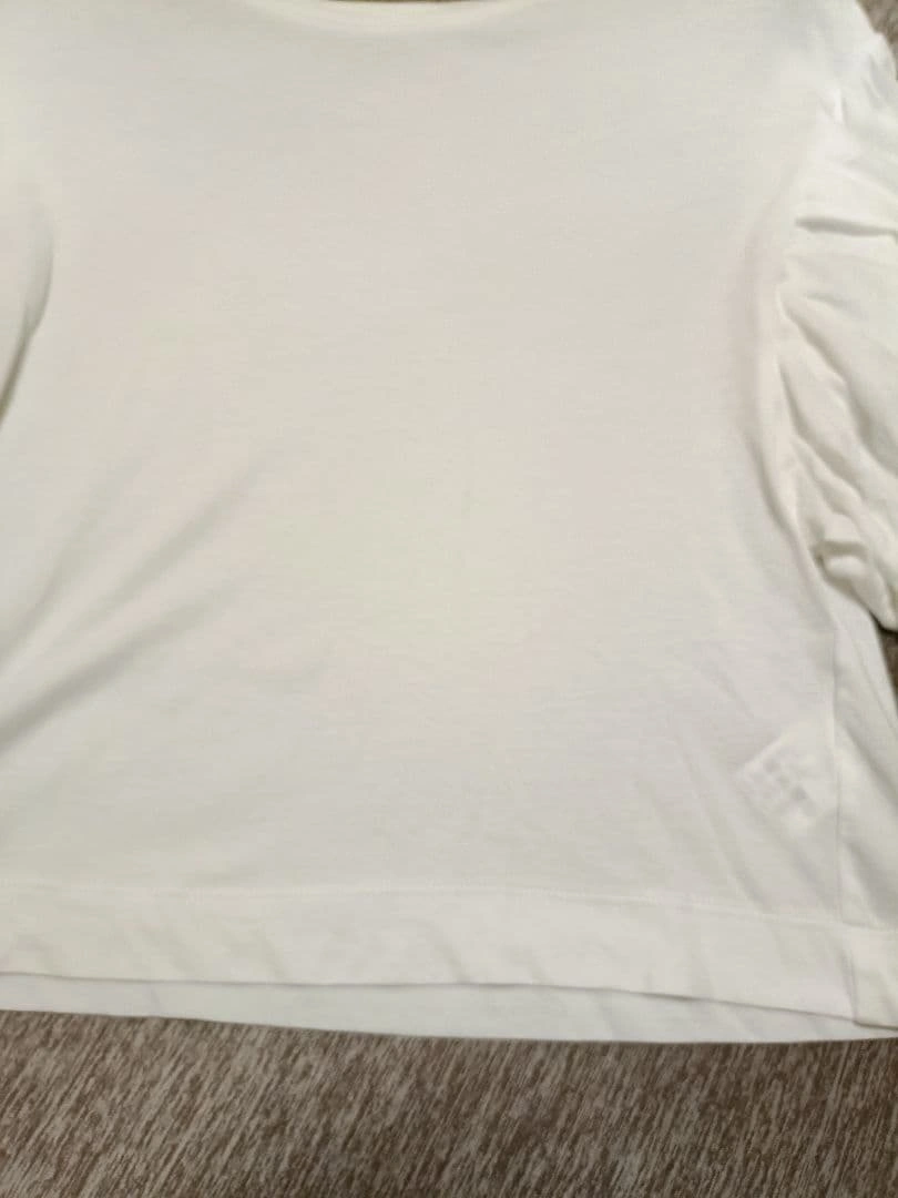 シンプリシティ パフスリーブ Tシャツ ホワイト カットソーの写真4枚目