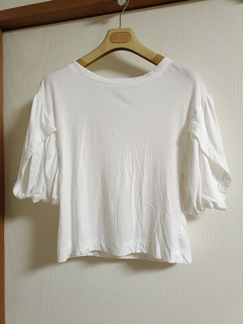 シンプリシティ　パフスリーブ Tシャツ ホワイト　カットソーの写真8枚目