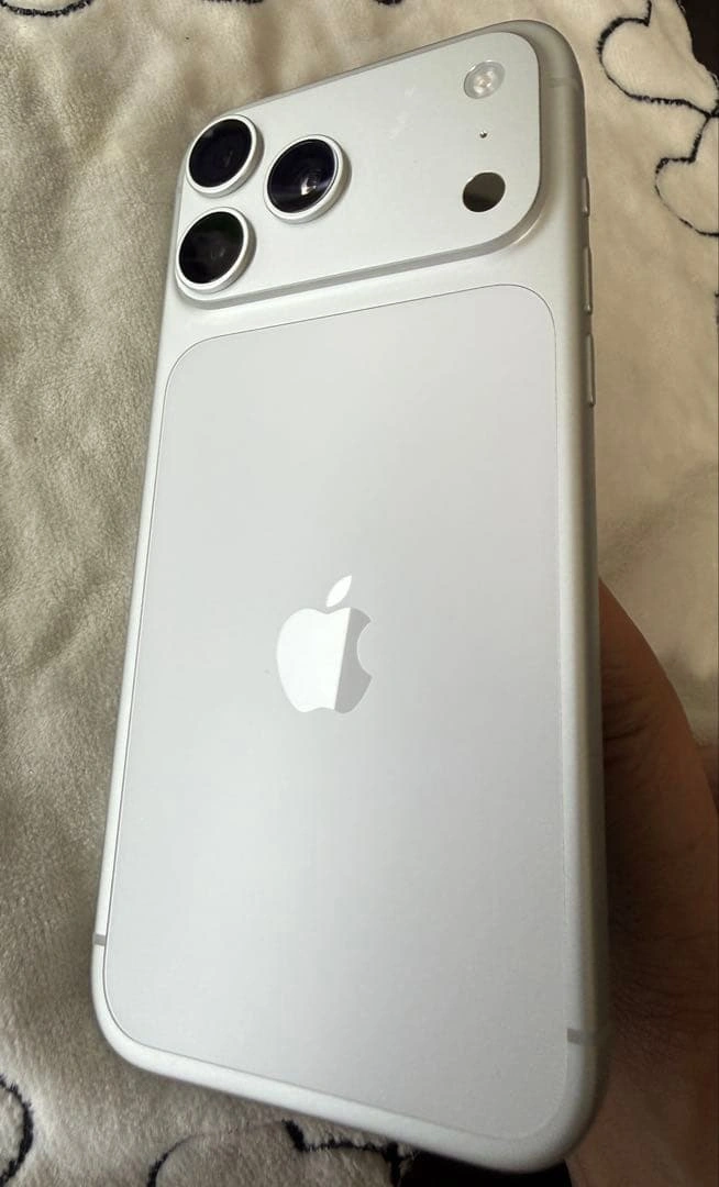 iPhone17ProMax 256GB ガラス保護フィルム カメラ保護の写真8枚目