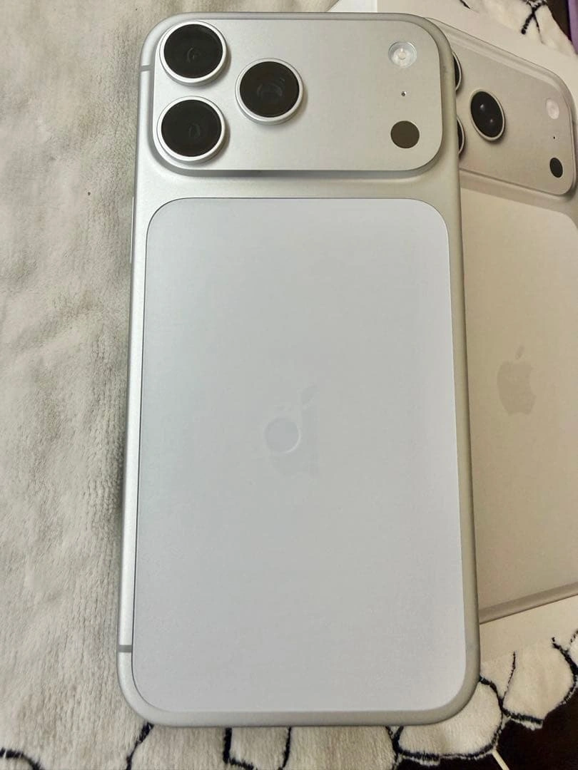 iPhone17ProMax 256GB ガラス保護フィルム カメラ保護の写真10枚目