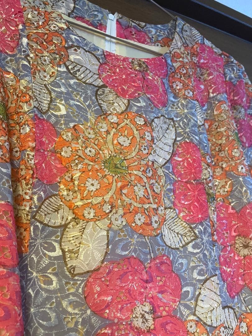 オーダーメイド ワンピース 花柄 総刺繍の写真2枚目